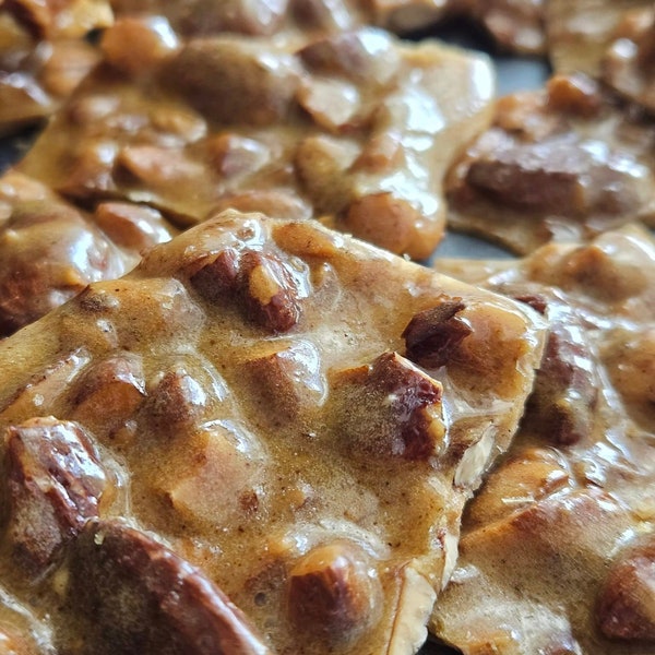 Old Fashioned Southern Hot Honey Almond Brittle 8 oz - Thin, Crunchy, & Packed with Toasted Almonds!