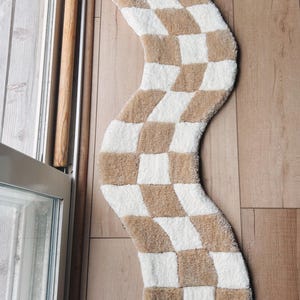 Checkered Runner Rug, Tufted, tan and white, Squiggle rug, Funky Rug, Runner, Groovy, Unique, Irregular Rug, Tufted Rug, Home Decor, gift