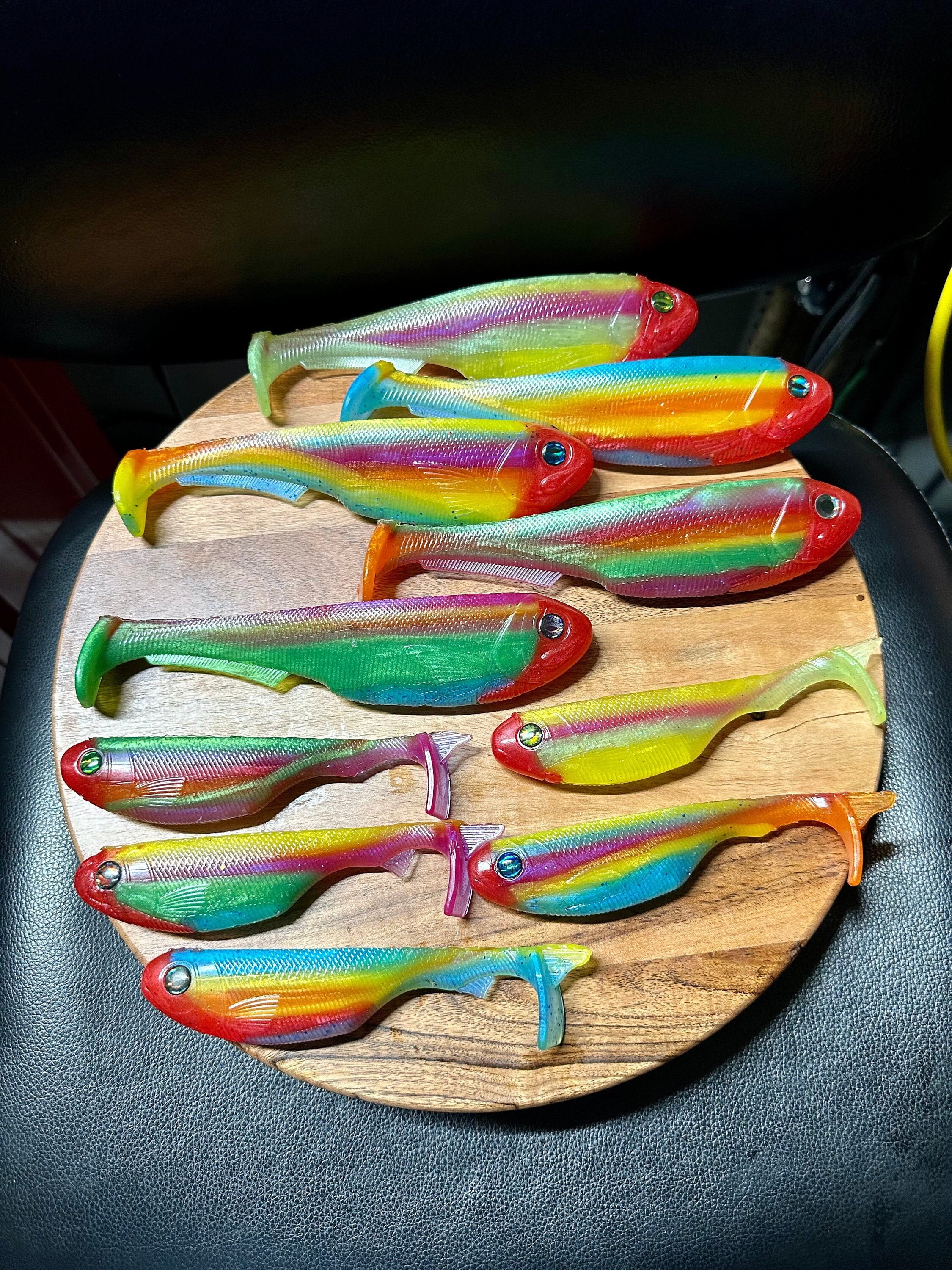 Muscle Fish 8 Maurauders in insane Parrot Color Scheme. Includes One Owner  Beast Hook Willow Flashy, Mustad Treble Trailer and Two Baits -  Canada