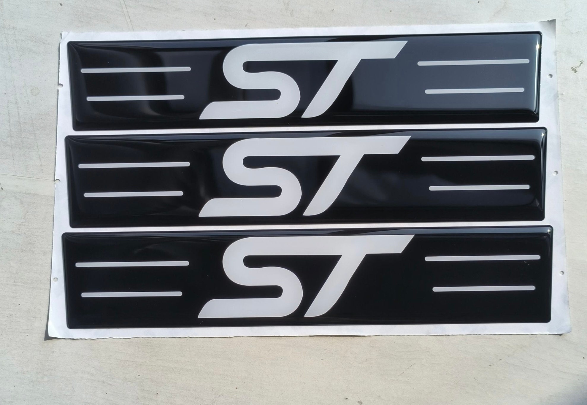 Focus ST MK3 Gel-Embleme Inlay - Front & Heck In Nitrousblau, Selbstklebend