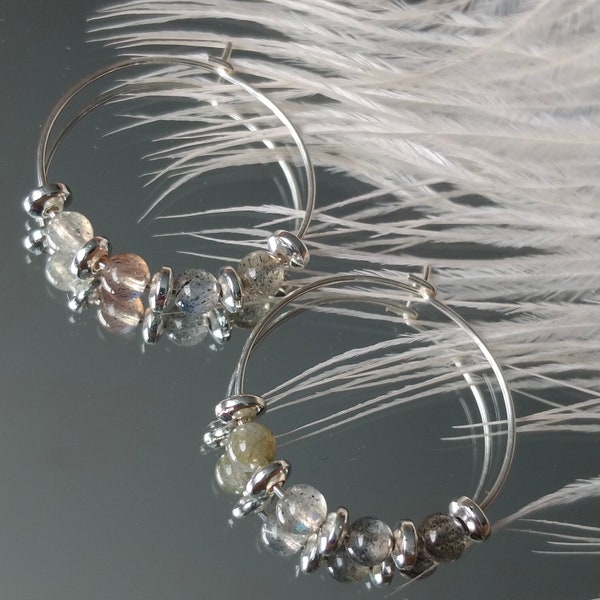 Boucles d'oreilles créoles en argent 925 et perles de labradorite