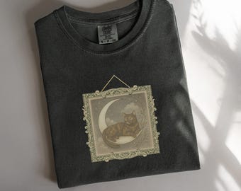 Tortoiseshell Cat Moon Shirt, Cottagecore Cat Tee, Comfort Colors Tortoie Cat Graphic, Witchy Moon Cat T-Shirt, Vintage Art Cat Lover Gift