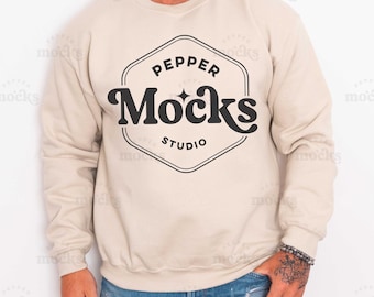 Zandkleurige sweater met ronde hals | Gildan 18000 beige trui (digitale download)