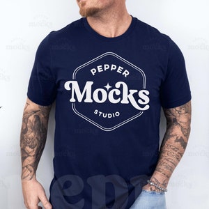 Bella Canvas 3001 ネイビー Tシャツ モックアップ | 3001 メンズ ブルー Tシャツ モックアップ | リアルモデル モック | シンプルで美しいメンズ Bella Canvas 3001 | 男性