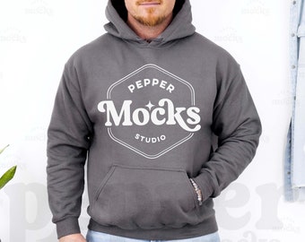 Houtskoolgrijze hoodiemodel | Gildan 18500, herensweater (digitale download)