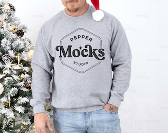 Mockup grijze grijze Gildan-sweater met ronde hals | Herensweater (digitale download)
