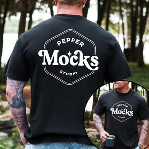 Comfort Colors C1717 Zwart T-shirt Dual View Mockup | Model T-shirt heren 1717 | Nepmodel van echt model | Eenvoudig Buiten Zomer Herfst Natuur Terug