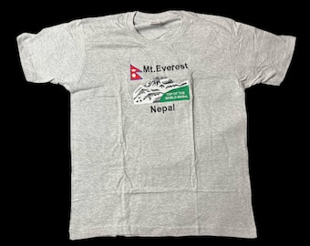 Camiseta Monte Everest: Camiseta da Montanha Nepalesa