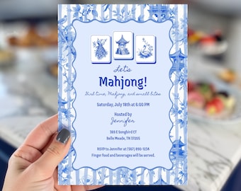 Pode incluir: Convite azul e branco para uma noite de jogos de Mahjong. O convite apresenta uma borda decorativa com desenhos florais e de pagoda. O texto diz "Let's Mahjong!" com detalhes do evento e informações de RSVP.