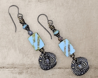 Rzeźbione kolczyki w kolorze nieba Kolczyki boho Kolczyki wiszące Kolczyki turkusowe Kolczyki vintage Biżuteria w stylu boho Biżuteria boho