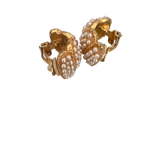 Vintage Clip-on Earrings Faux Pearls Seed Goldton… - image 9