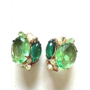 Vintage Juliana D&E Leaves Emerald Green Rhinestone Clip Earrings