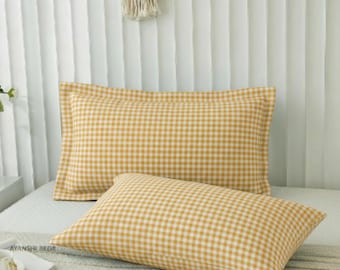 Juego de fundas de almohada de cuadros amarillos para dormitorio estilo rústico, estampado a cuadros, estilo campestre, funda de microfibra con detalles en mostaza para un sueño confortable.