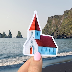 Adesivo Vik Islanda - Adesivo Islanda, Chiesa di Vik, Adesivo da viaggio, Adesivo Europa, Reykjavik, Viaggio, Voglia di viaggiare, Magnete per auto, Acquerello