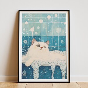 Póster de gato Ragdoll en la bañera, impresión artística para baño, arte divertido de gatos, regalo para amantes de los gatos, retrato de mascota, decoración de baño caprichosa, arte de gato en agua con jabón