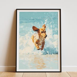 Pode incluir: Impressão artística emoldurada de um cão dachshund correndo na água. O cão marrom está em movimento, com respingos de água ao seu redor. O fundo é azul claro e branco, sugerindo ondas. Emoldurado em preto.