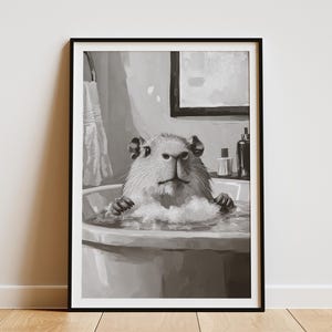 Póster de carpincho en la bañera, divertido arte de pared para baño, impresión de animales lindos, regalo de arte caprichoso, decoración del hogar, regalo para amantes de los carpinchos