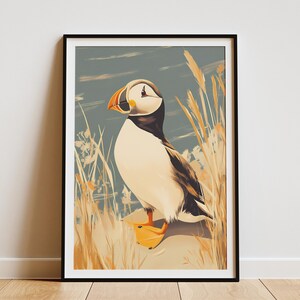 Póster de pájaro frailecillo, decoración costera, impresión artística de aves marinas, ilustración de playa de arena, arte de pared natural, regalo para amantes de las aves, obra de arte para decoración del hogar costero