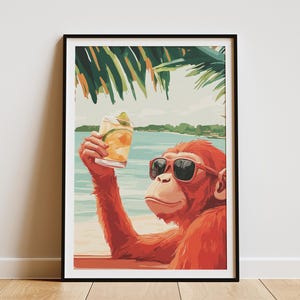 Cooler Affe Chillen am Strand Sommer Urlaub Tropischer Cocktail Drink Orange Rot Animal Print Poster Wandkunst Dekor