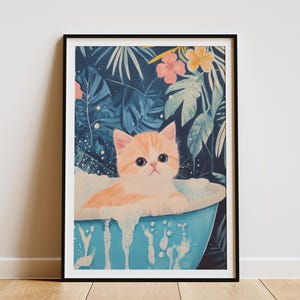 Impresión artística de gatito exótico de pelo corto, póster de bañera de espuma, decoración de baño tropical, ilustración de gato lindo, arte de pared para guardería, regalo para amantes de los gatos