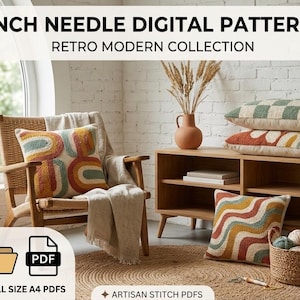 Puede incluir: Una escena interior acogedora con una silla de madera y un cojín de estilo retro. Otros cojines con patrones geométricos están apilados en una estantería de madera. La imagen incluye texto: "4-IN-1 PUNCH NEEDLE DIGITAL PATTERN BUNDLE RETRO MODERN COLLECTION".