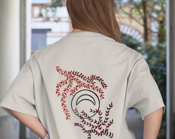 Minimalist Botanical T-Shirt – Oversized Unisex