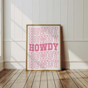 Retro Howdy Print Trendy Coastal Cowgirl Prints Western Room Decor Vintage Typography Wall Art Rustic Pink Wall Art for Girls Room Decor