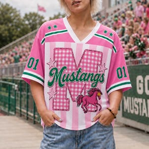 Camisa personalizada com mascote, camisa de futebol americano com nome e número personalizados, camisa universitária xadrez, camisa para o dia do jogo, presente para mãe de líder de torcida