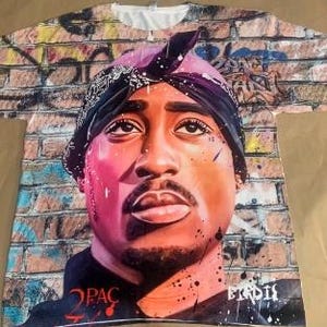 Tup@c Brick Wall Graffiti Shirt West Coast Rap California 90&#39;s Hip Hop Old School Gangsta Rap Mothers Day Fathers Day Gifts christmas
