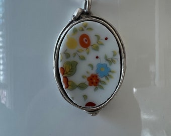 Broken china jewelry, subtle floral ring, Imari china, adjustable