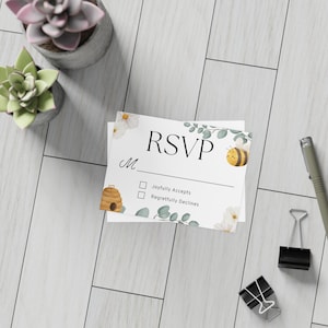Convite para chá de bebê com flores brancas fofas e abelhas, pacote de cartões postais RSVP (envelopes inclusos)