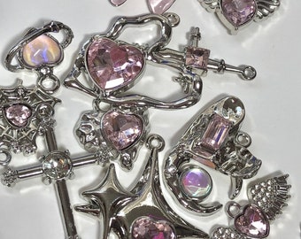 Y2k Anhänger Charme, silberne trendige rosa Schmuck, handgemachte DIY Schmuck Perlen Metall