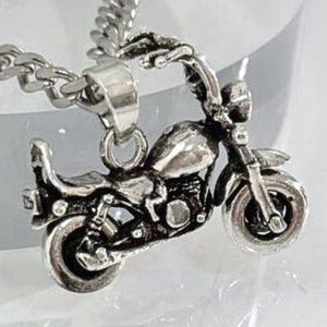Colgante de motocicleta 3D, plata de ley 925, regalo de joyería de motociclista hecho a mano, collar de moto para él, dije de motocross, amuleto simbólico de motociclista