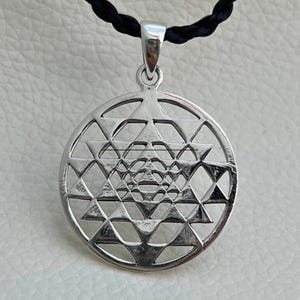 Sri Yantra, Shri Chakra Anhänger, Shree Yantra Anhänger mystisch, Kabbala, Tibetisch, Buddhistische Sacred Handmade Sterling Silber 925!