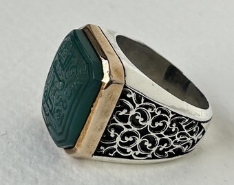 Anillo de plata de ley para hombre hecho a mano: Ágata verde con inscripción islámica