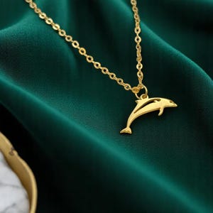 Colar de golfinho em ouro maciço 14k - Colar delicado em ouro - Pingente de golfinho em ouro - Colar com figura de golfinho em ouro maciço 14k - Colar de ouro