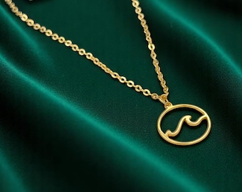 Pendentif vague de mer en or massif 14 carats fabriqué à la main - Bijoux nautiques - Collier vague de mer en or de haute qualité - Idée cadeau pour les amoureux de la plage