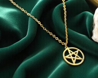 Gold Minimalist Pentagram Necklace - Wiccan Jewelry for Her - Solid Gold Pentagram Pendant - Gold Star Pendant Necklace - Pentagram Charm