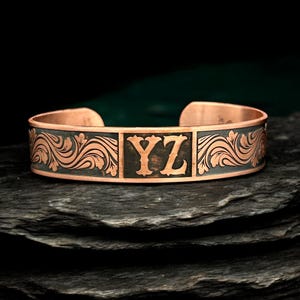 Pulseira masculina de cobre com letras personalizadas - Pulseira com citação personalizada - Pulseira fina de cobre personalizada com carimbo manual - Pulseira masculina com punho gravado