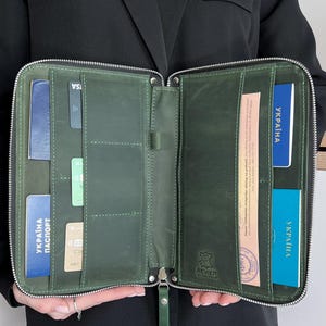 Personalisierte A5 Leder Padfolio mit Reißverschluss - Dokumentenhalter für Reisepässe, Tablets und Karten, Business Travel Organizer