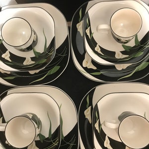 【ヴィンテージ食器】サンゴ・クアドリール/Sango BLACK LILIES Sango Quadrille Black Lilies Four Square Dinner Plates Four Square
