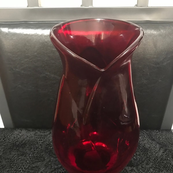 Vintage Ruby Red Thick Art Glass Vase Hand Crafted With Beautiful Details Decor (10 Inches H X 4 Inches W’) Weighs about  3 1/2 Pounds