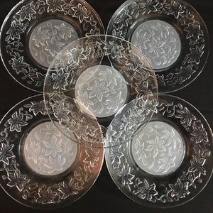 1980 Five Princess House Flowers Crystal Glass Frosted Center Elegant Christmas Decorative Salad Dessert Plate (8 Inches) Set Of Five