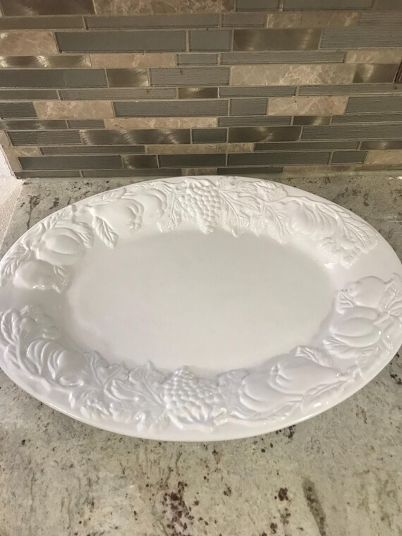 White Oval Pear Grape Apple Fruit Leaves Embossed Large Ceramic Serving  Tray Platter Plate (18 1/2 Inches L’ X 14 Inches W’)