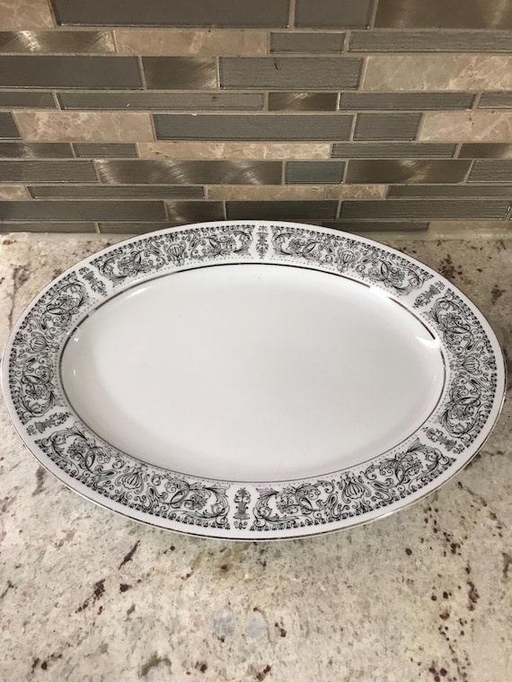 Japanese Berkeley House Fine China Forum 6707 Black Floral Pattern