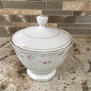 Hand Painted Floral With Gold Trim Porcelain Sugar Bowl With Lid Container (4 1/2 Inches H’)