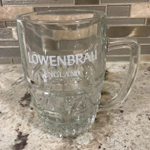 Löwenbräu England Deutsche Brauerei In München Diamantschliff Großer Löwen Bierkrug aus Glas Sammlerbecher