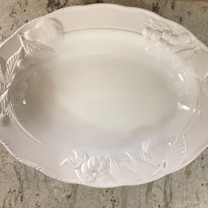 Italienisch Zertifiziert International Hergestellt In Italien Geprägte Trauben Birne Obst Design Große Keramik Servierplatte Tablett Platte (21 Zoll L ')