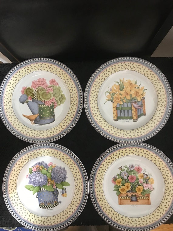 1999 Sakura Spring Bouquet Hand Painted by Debbie Mumm Salad and