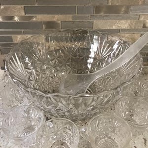 Anchor Hocking Arlington Clear Glass Punch Bowl Eight Matching